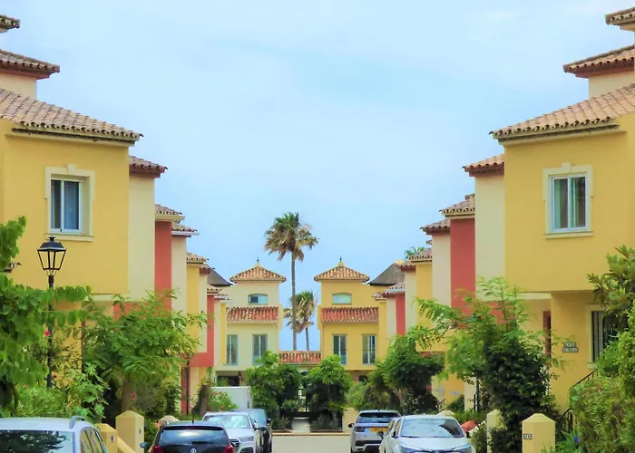 Selecta Family By The Sea 埃斯特波纳