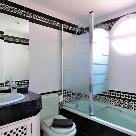 Selecta Family By The Sea